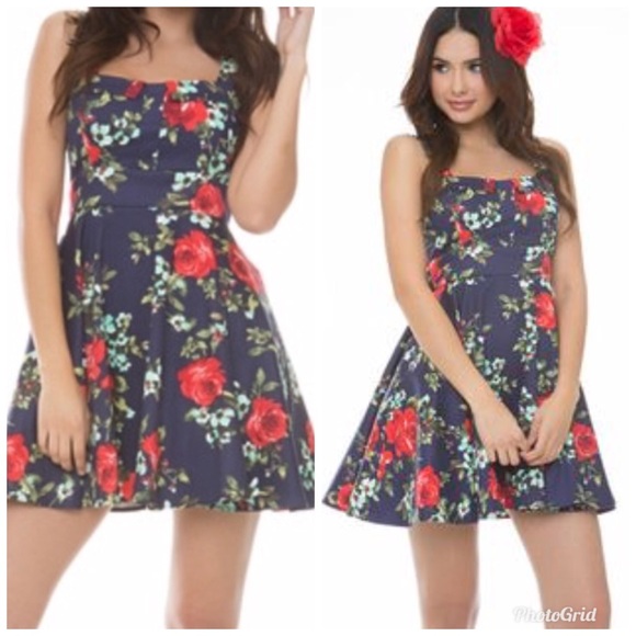 Varga Endless Floral Marilyn dress pinup retro fun - Picture 2 of 8